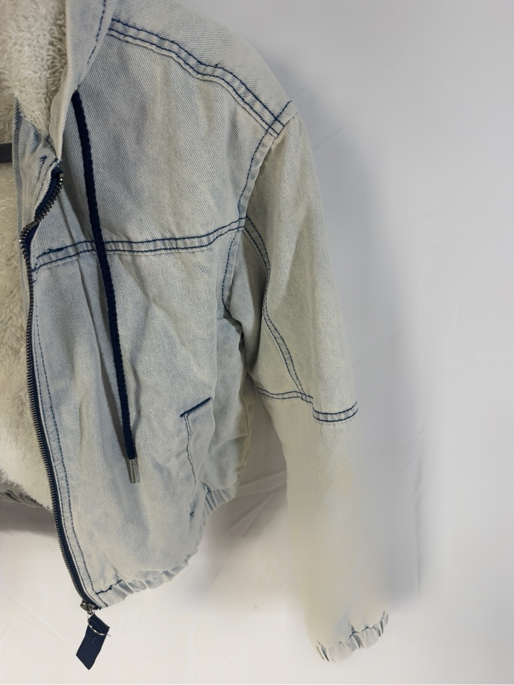 Ashley By 26 International Light Wash Denim Jacket with Cream Sherpa Lining - Picture 4 of 9
